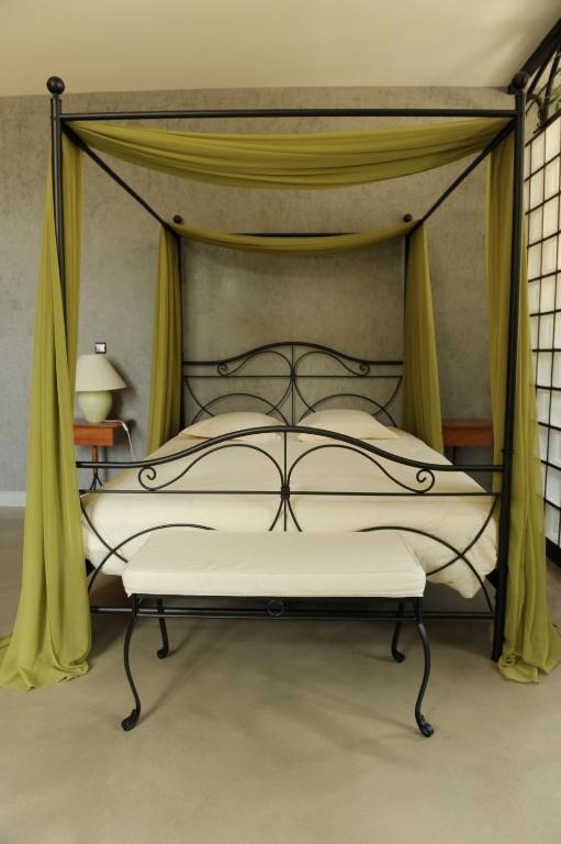 Logis De Nantas Bed & Breakfast Saint-Jean-Bonnefonds Room photo